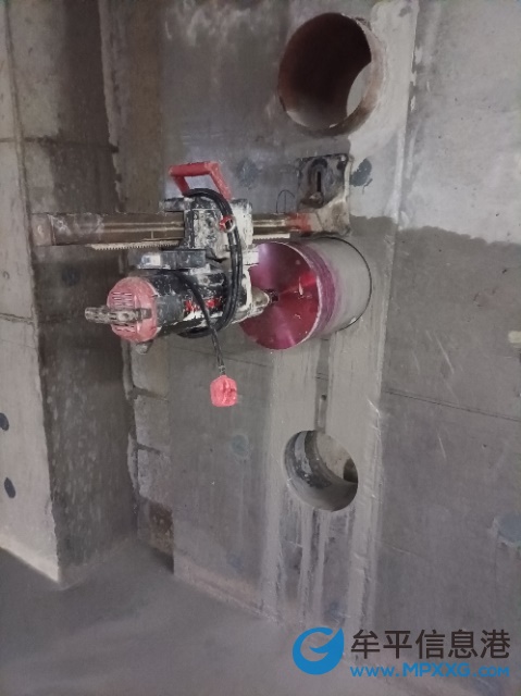 专业低价水锯切割、水钻开洞,