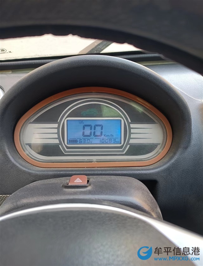 比德文电动四轮车